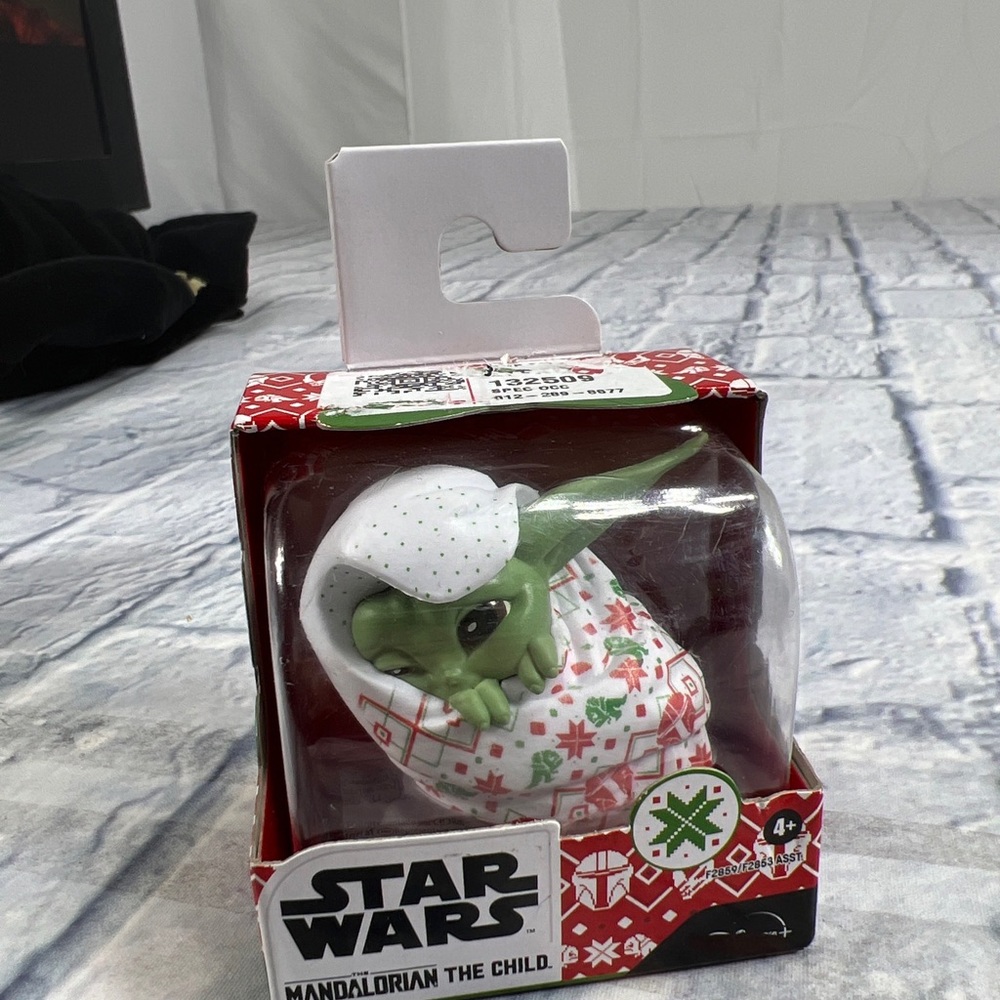 Star Wars the Mandalorian the child miniature figurine baby Yoda - Picture 8 of 8